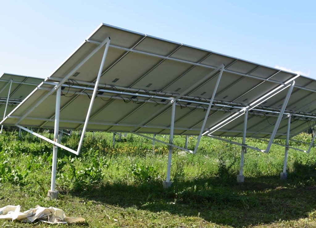 конструкції зі змінним кутом для сонячних панелей